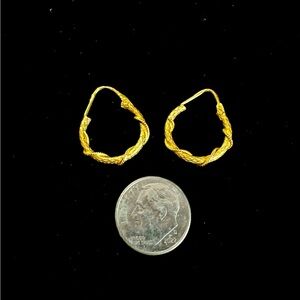 18k yellow gold hoops